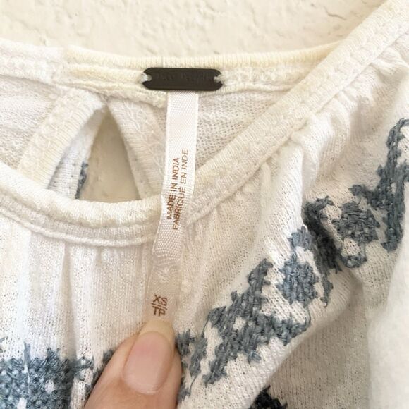 Free People To The Left Blouse Off Shoulder Ruffle Embroidered Ivory Blue Sz XS - Picture 8 of 12